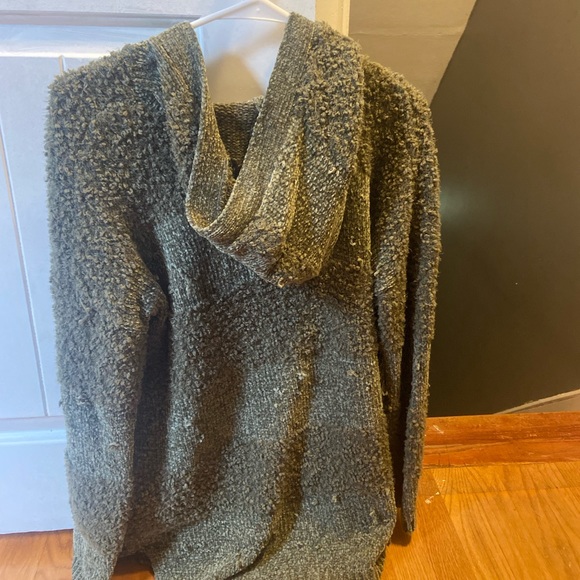 Fuzzy green cardigan - Picture 2 of 3